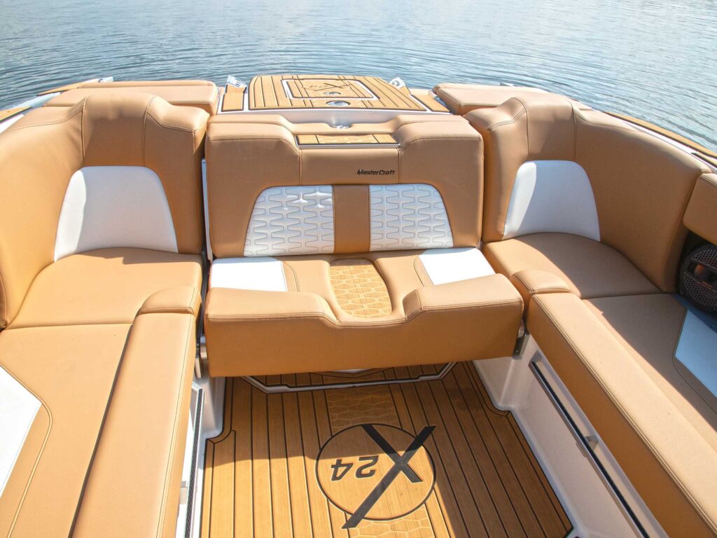 MasterCraft X24 cockpit seating