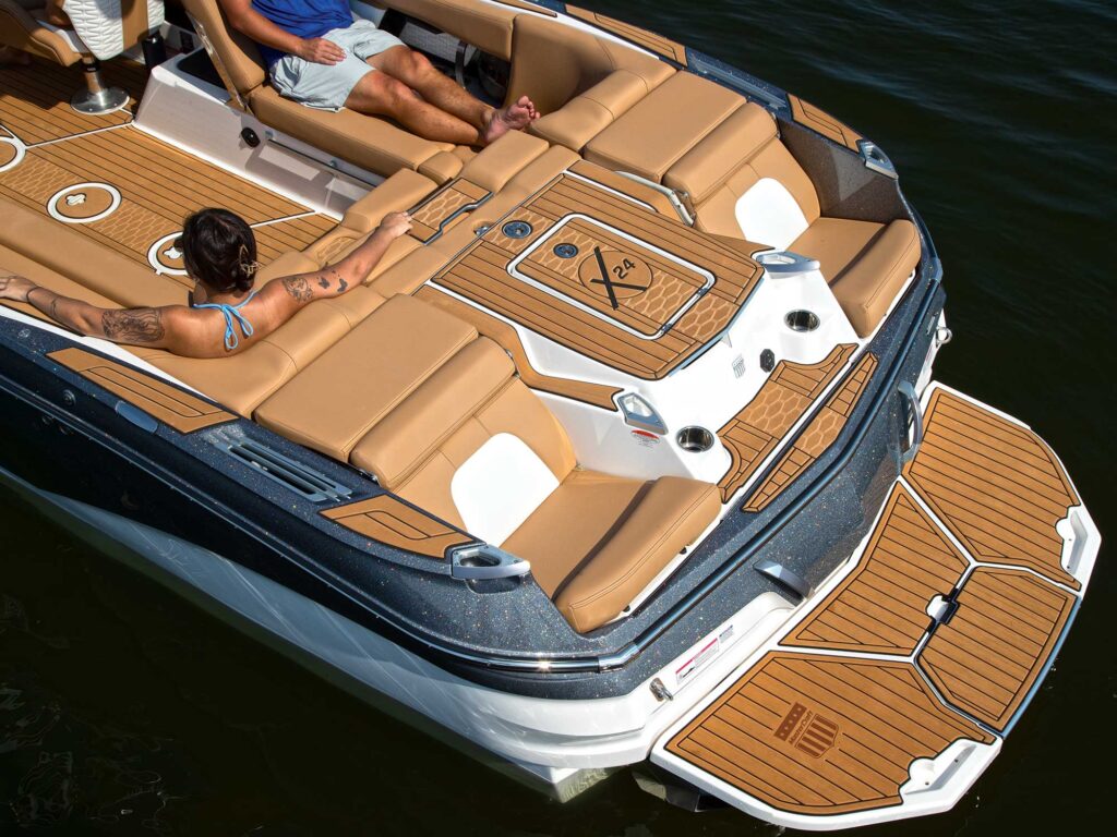 MasterCraft X24 swim platform