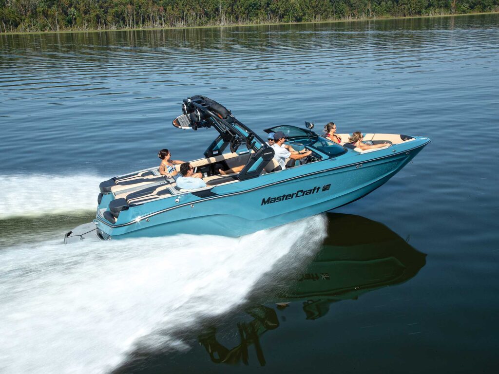 MasterCraft XT23 running