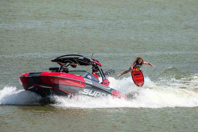 Noal Flegel crushed it at the 2016 Supra Boats Pro Wakesurf Tour in Fort Worth.