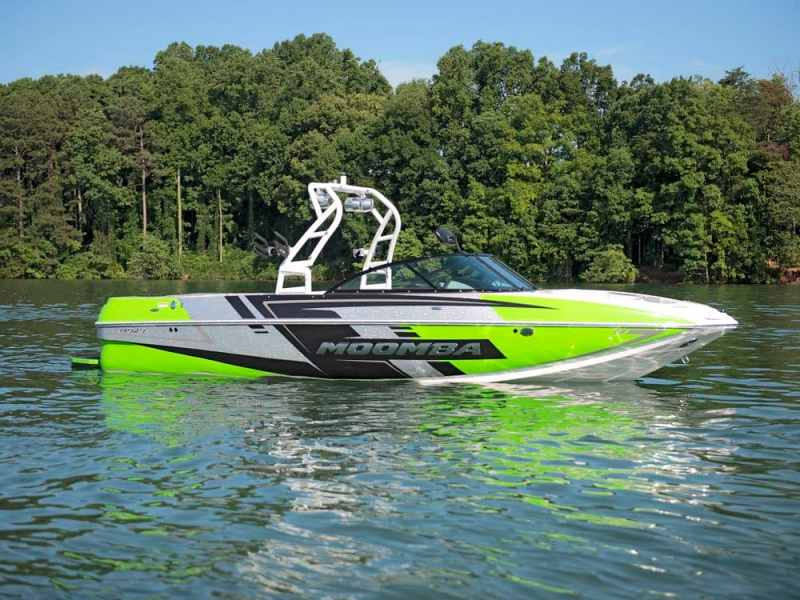 2016 Moomba Boats