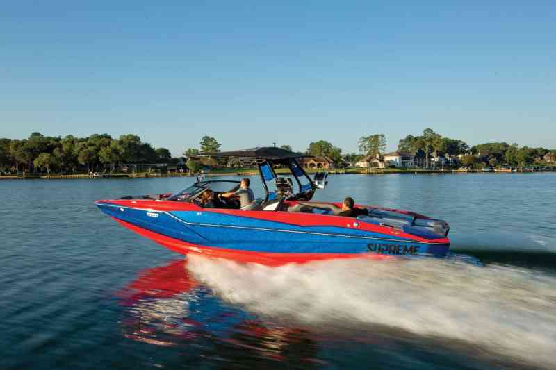 BTGBG22_WSP_Supreme-ZS252_01 Supreme ZS252 out cruising