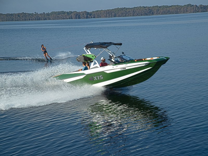 BTG0722-SPL-Driving-Tips-1 Pulling a wakeboarder