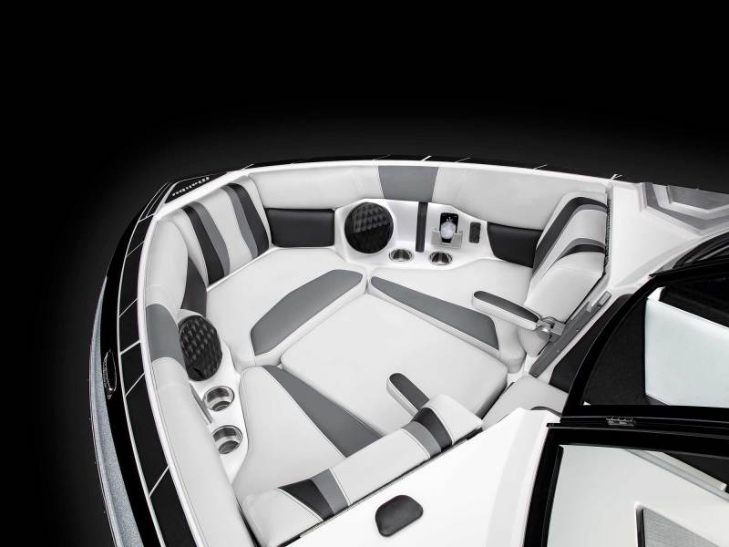Malibu Wakesetter 22 LSV bow seating