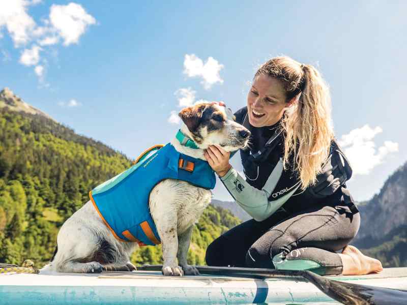 BTG0923-LAB-Dogs-7 Ruffwear Float Coat