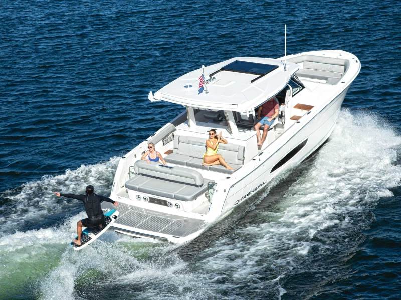 BTG324-Regal-38-Surf-6 Regal 38 Surf wakesurfing