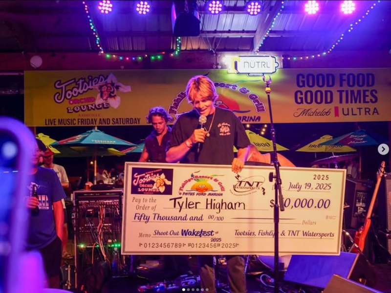 WKB725-HighamWinswakefest Tyler Higham with his winnings