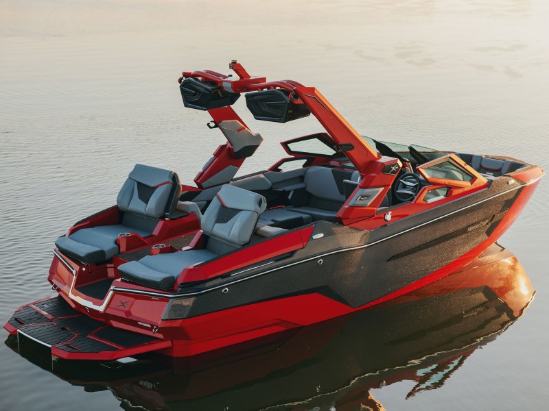 MasterCraft X22 on the lake
