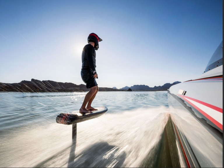 WSP126-Flite-RACE-riding Fliteboard RACE on the water