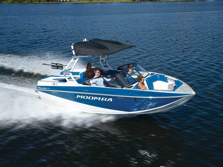 BTGBG26-WSP-Moomba-Mondo-01 Moomba Mondo on a lake